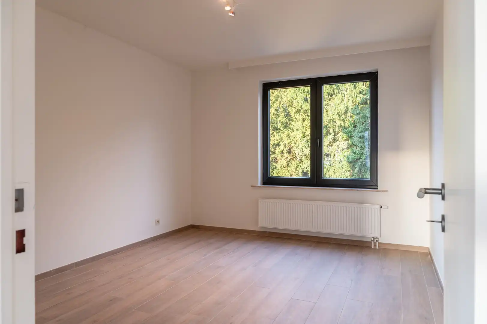 Modern twee slaapkamer appartement foto 6