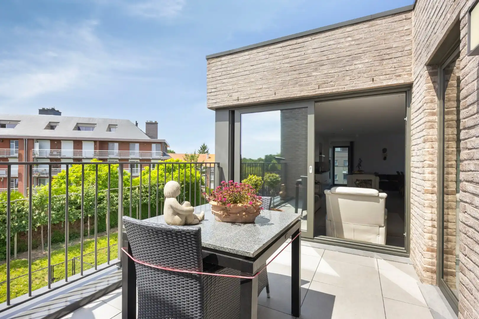 Standaard appartement met terras, lift en garage in het centrum van Tongeren - 2 slaapkamers, bouwjaar 2023, EPC-waarde 72.00, energielabel A, zonnige tuin op h foto 5