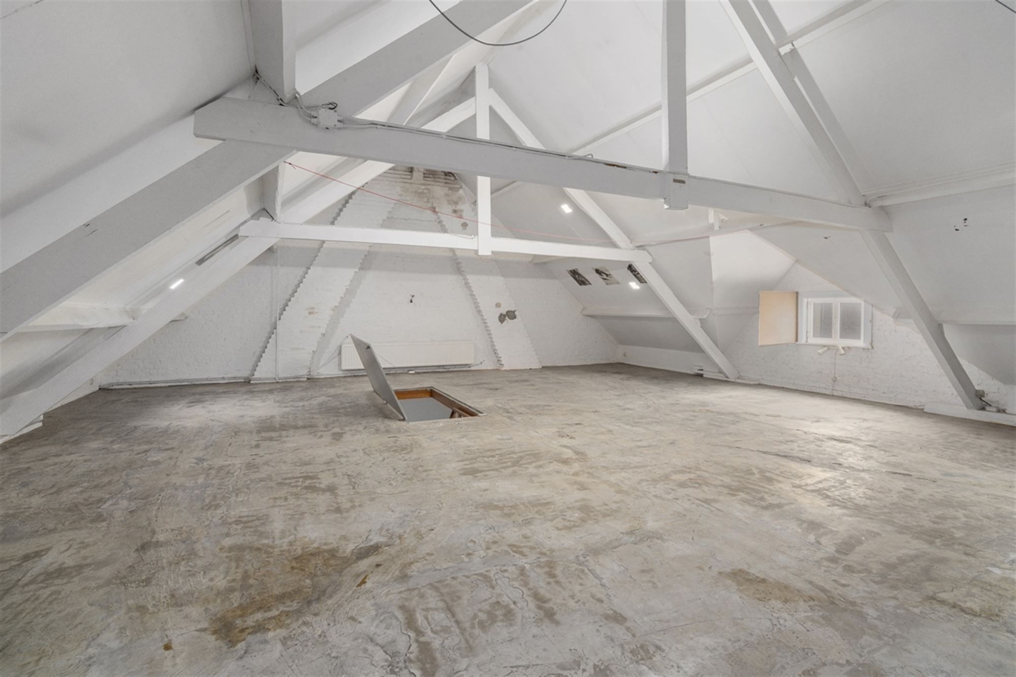 Te renoveren RUIME BURGERSWONING met BIJGEBOUW op een perceel van 668m² foto 27