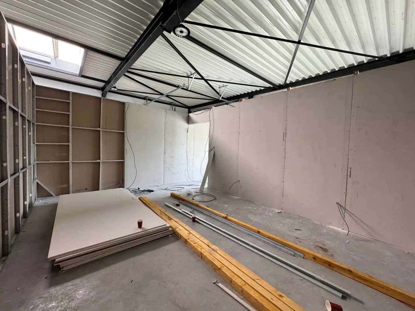 Recente nieuwbouwloods Unit 1 te huur te Koekelare  foto 6