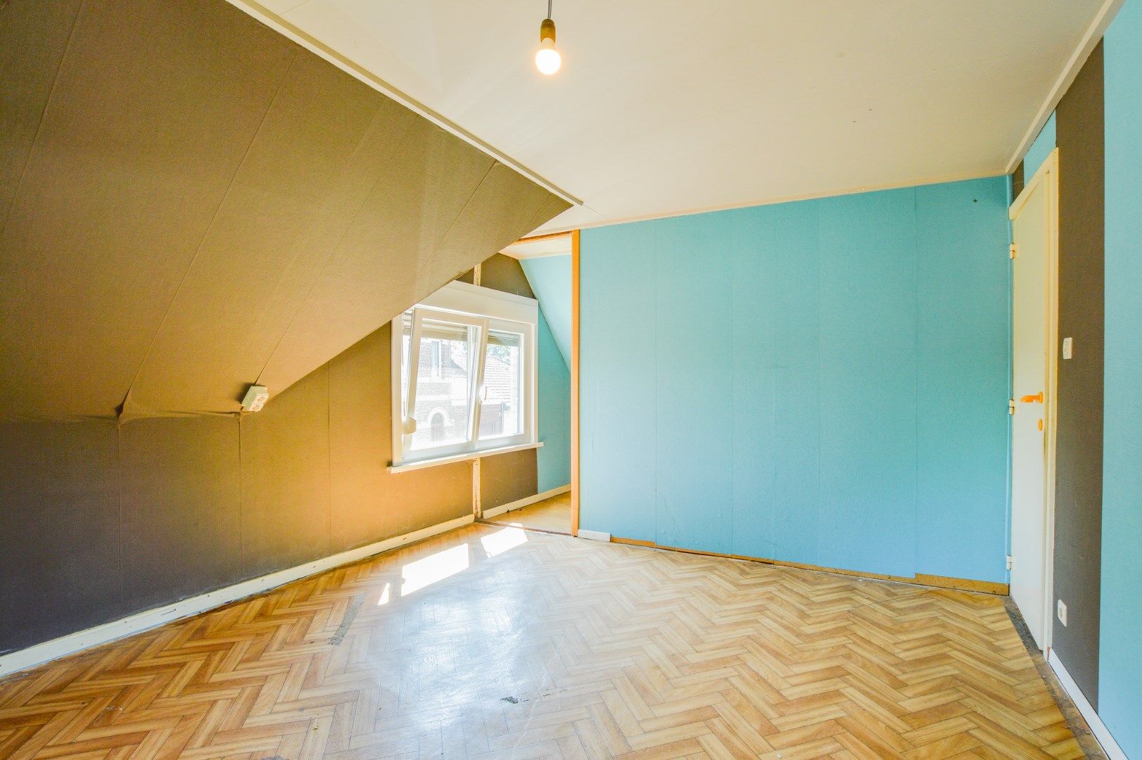 Ruime halfopen woning met 3 slpks en mooie tuin foto 10