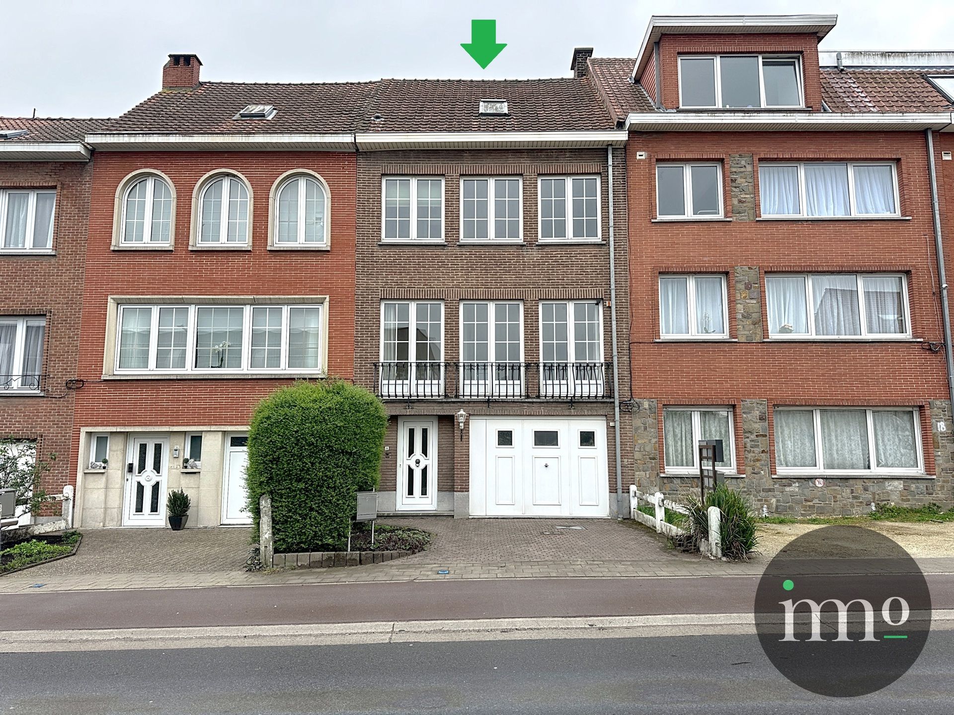 Bel-étagewoning, deels gerenoveerd maar wel instapklaar voor wie geleidelijkaan kleine werken wenst uit te voeren foto {{pictureIndex}}