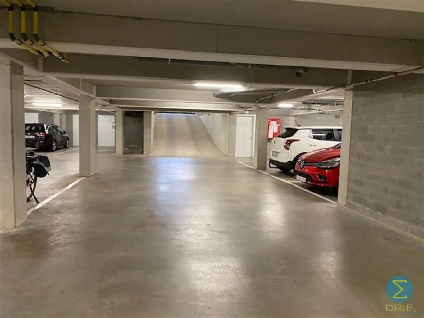 Parkeerplaats te koop foto 2