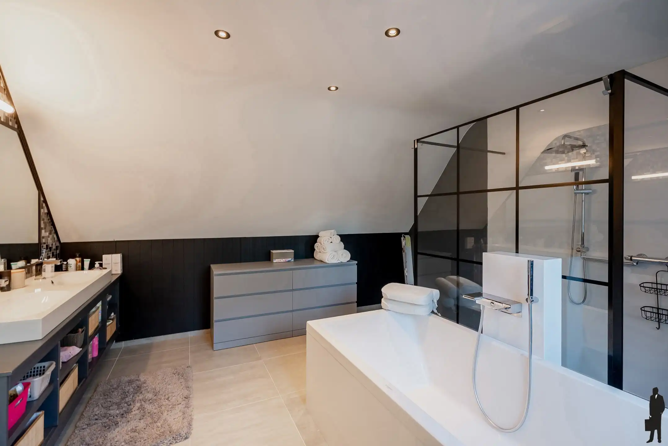 Villa op royaal perceel! foto 23