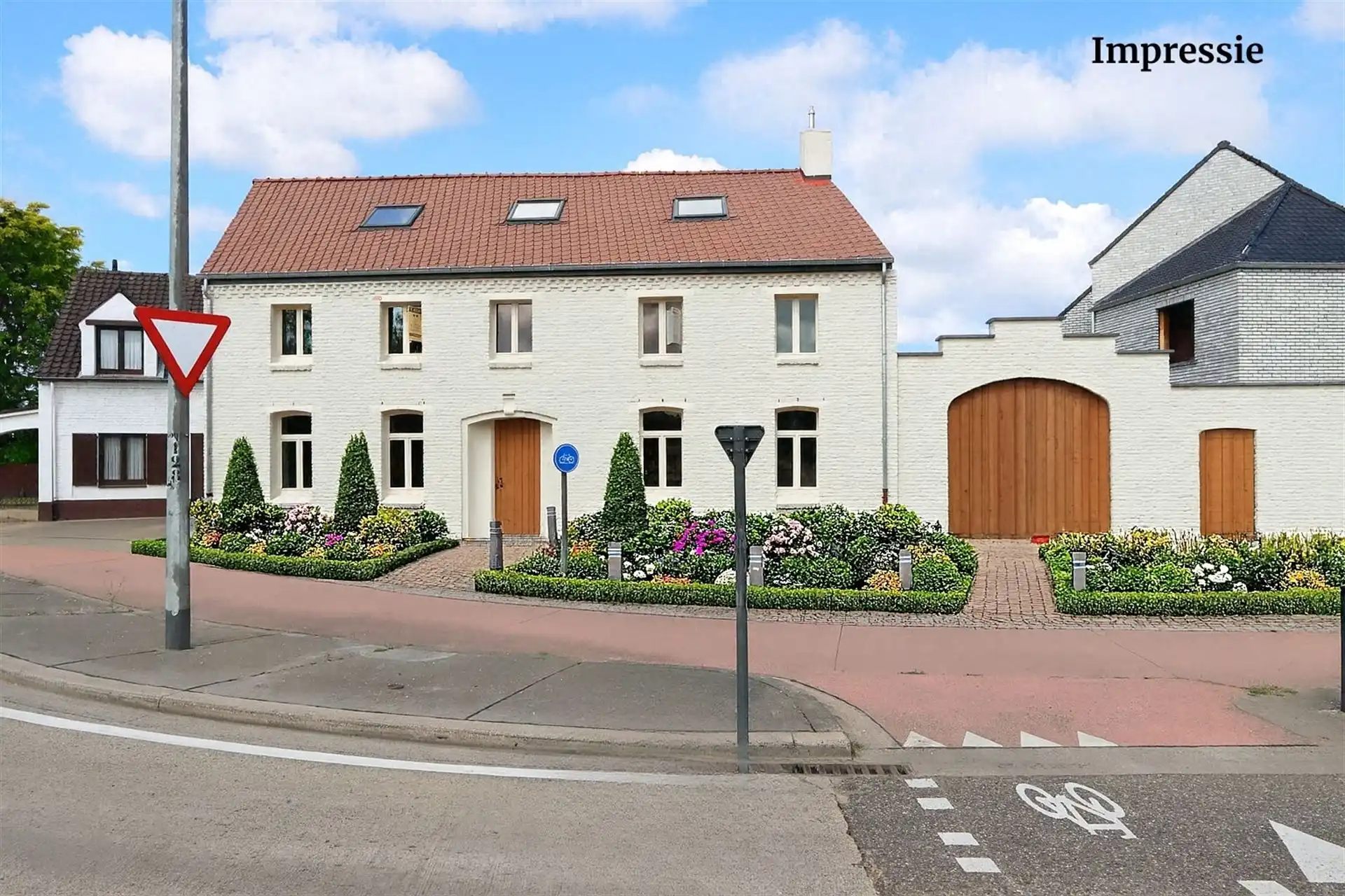 Gezinswoning met praktijkruimte! foto {{pictureIndex}}