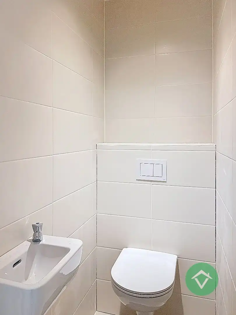 Volledig geschilderd Instapklaar appartement met garage in centrum Koekelare foto 24