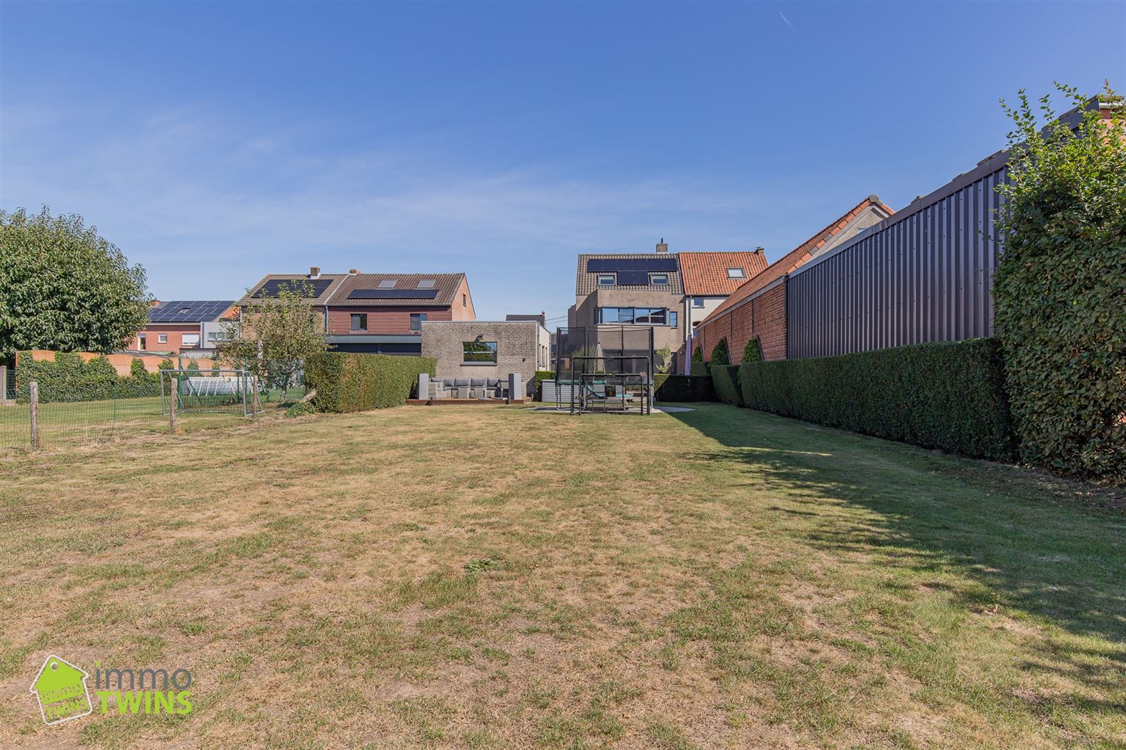 Instapklare halfopen bebouwing op royaal perceel van 13a 12ca met diepe tuin en zonnepanelen | BEZOEKDAG 20/09 op afspraak! foto 13