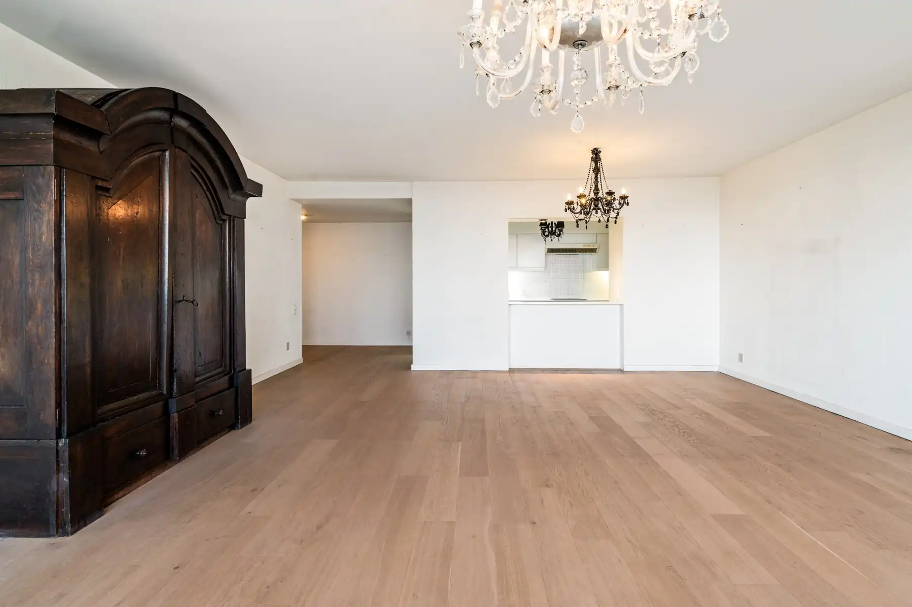 Licht en gezellig appartement 135m² + 22m² terras foto 3