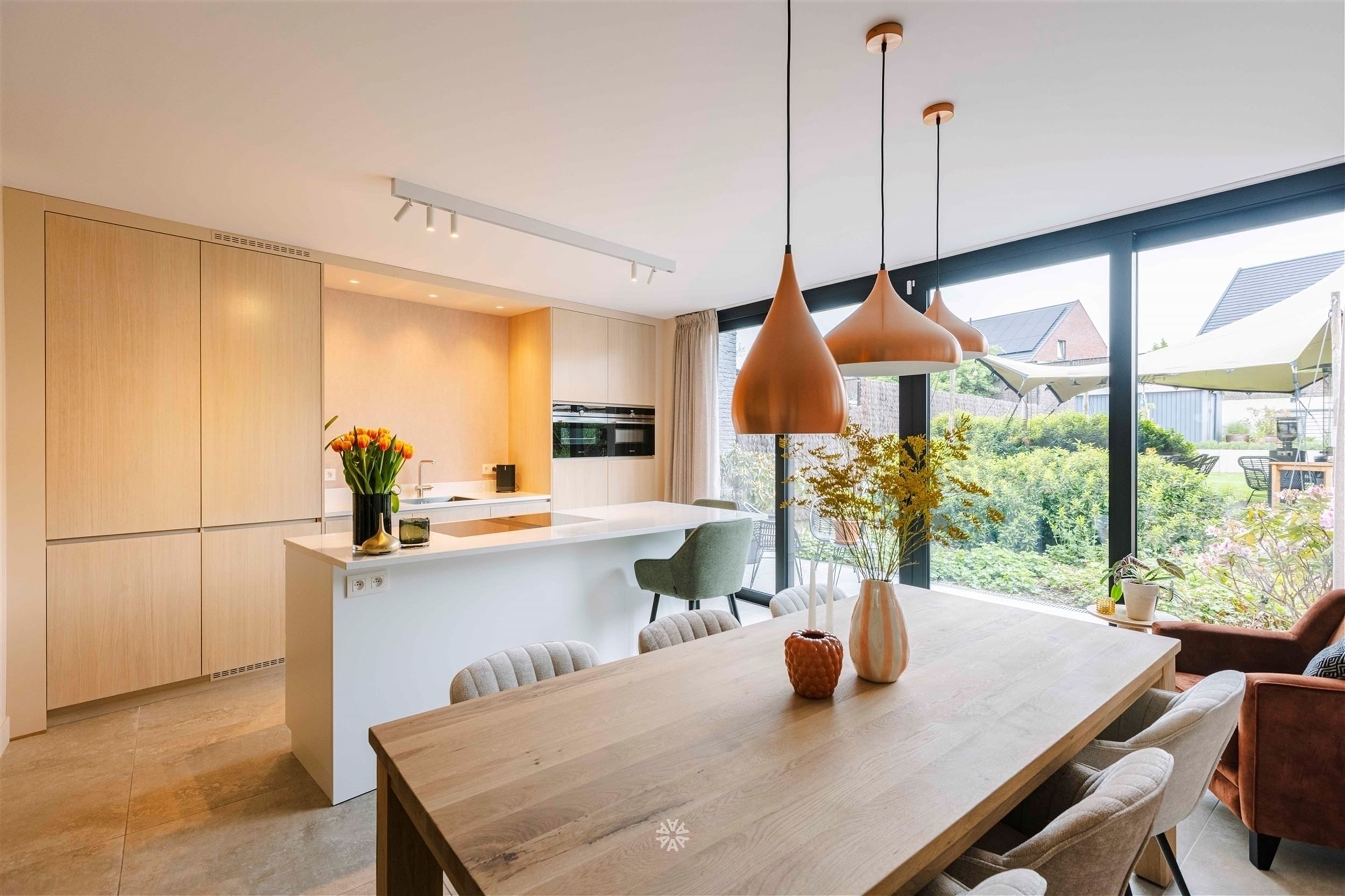 Trendy woning met leuke stadstuin in Ronse foto 1