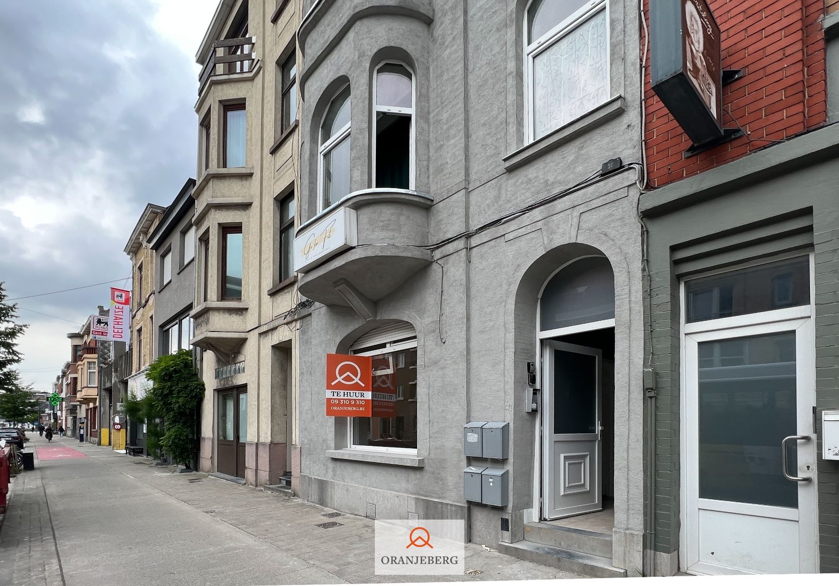 Gerenoveerd gelijkvloerse commerciële ruimte vlakbij UZ foto 3
