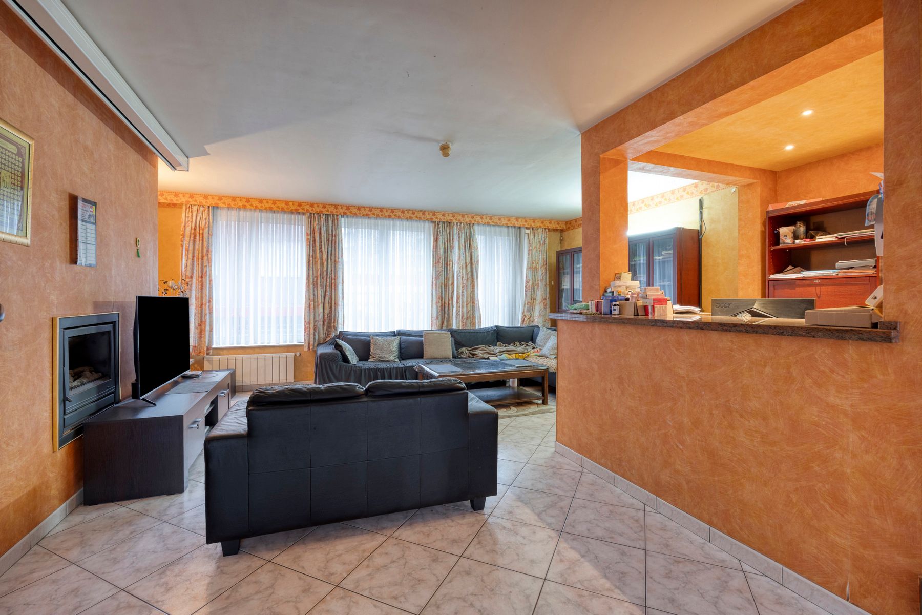 Gezinswoning met vier slaapkamers, tuin en ruime garage foto 10