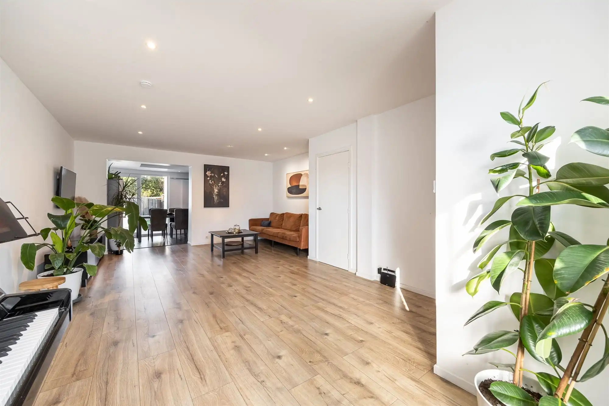Instapklare gezinswoning met drie slaapkamers foto 2