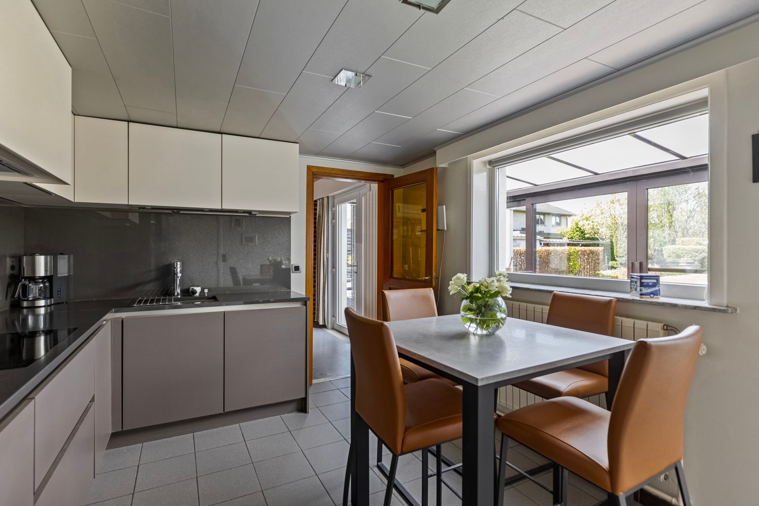 immo DAVID stelt voor: instapklare 4-gevel woning foto 6