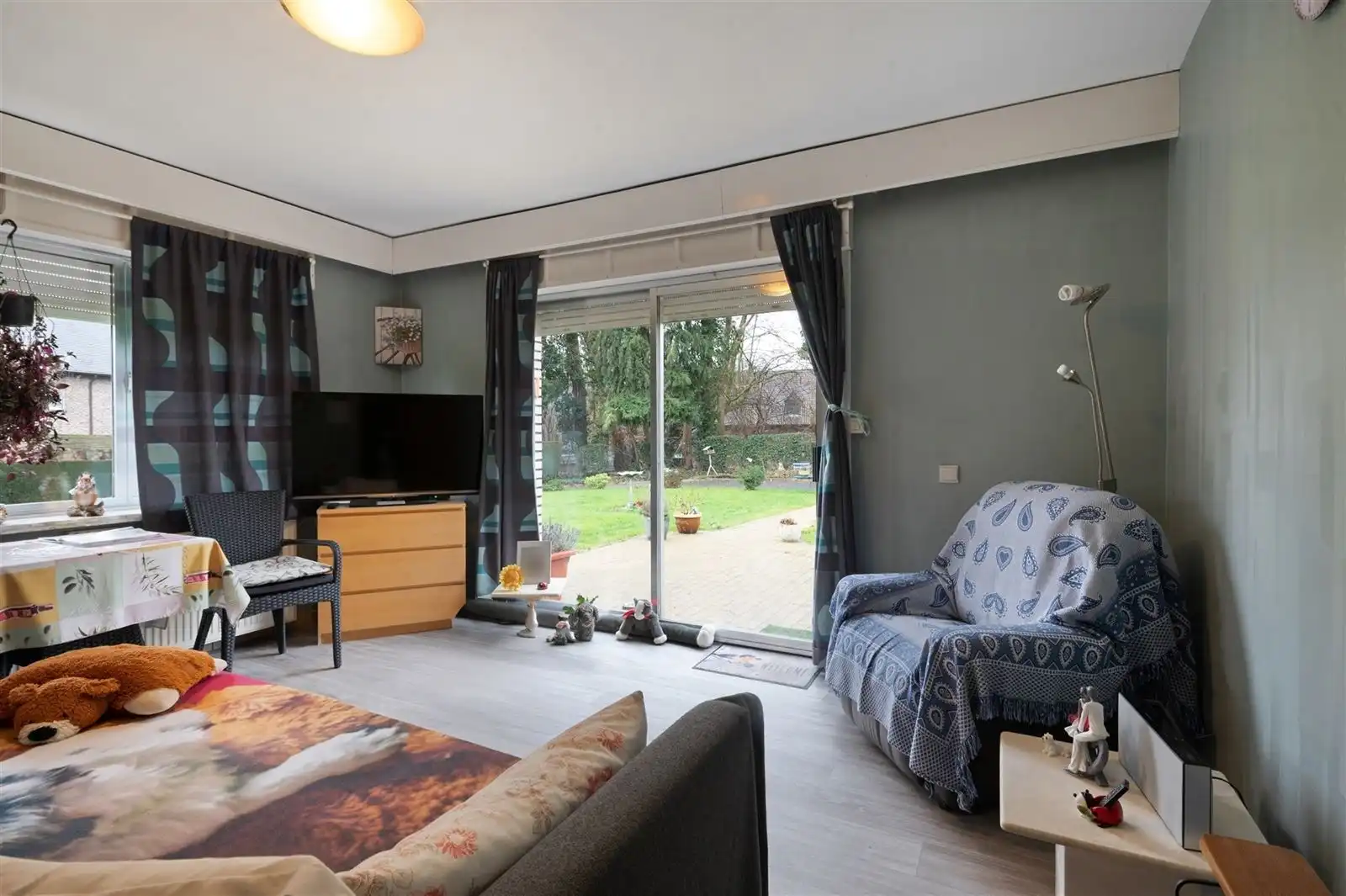 Gelijkvloers Appartement met garage en tuin foto 14