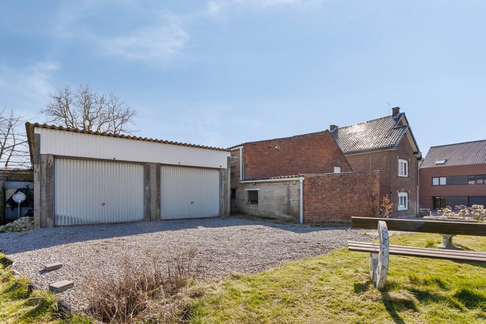 Ruime woning met bebouwbare tuin en achterliggende gronden foto 27