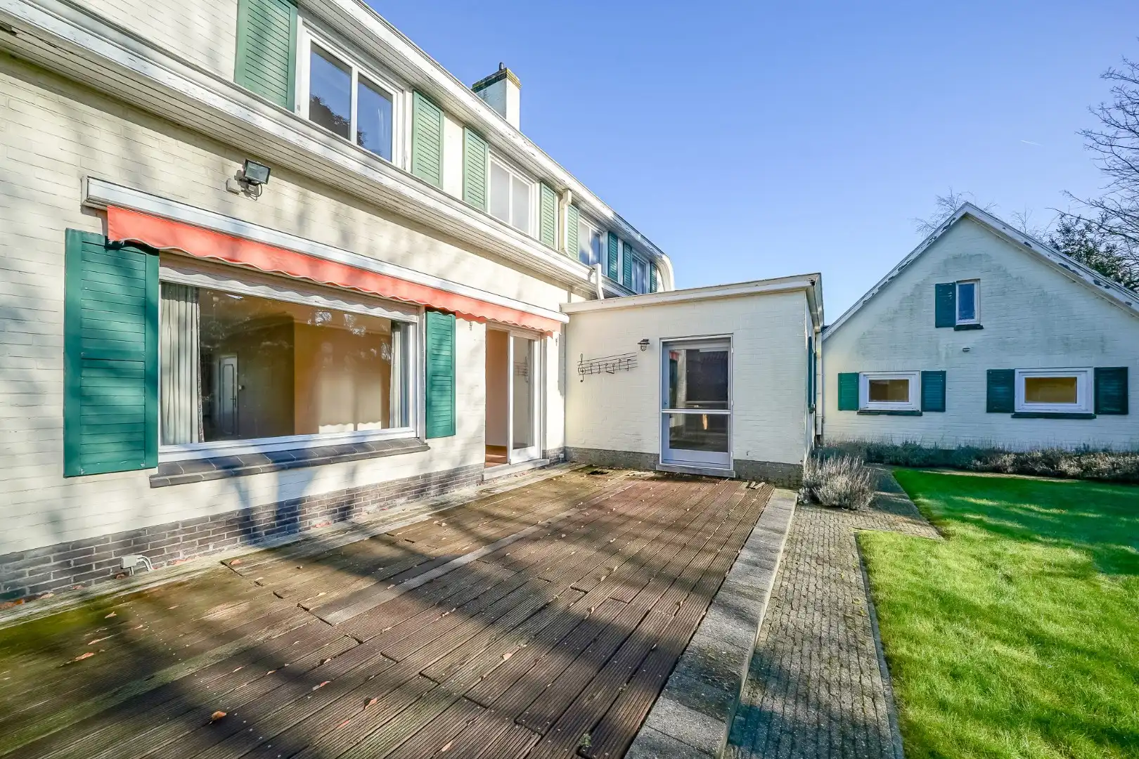  Statige villa uit de jaren ‘65 met zuidgerichte tuin in hartje Oudenburg. foto 13