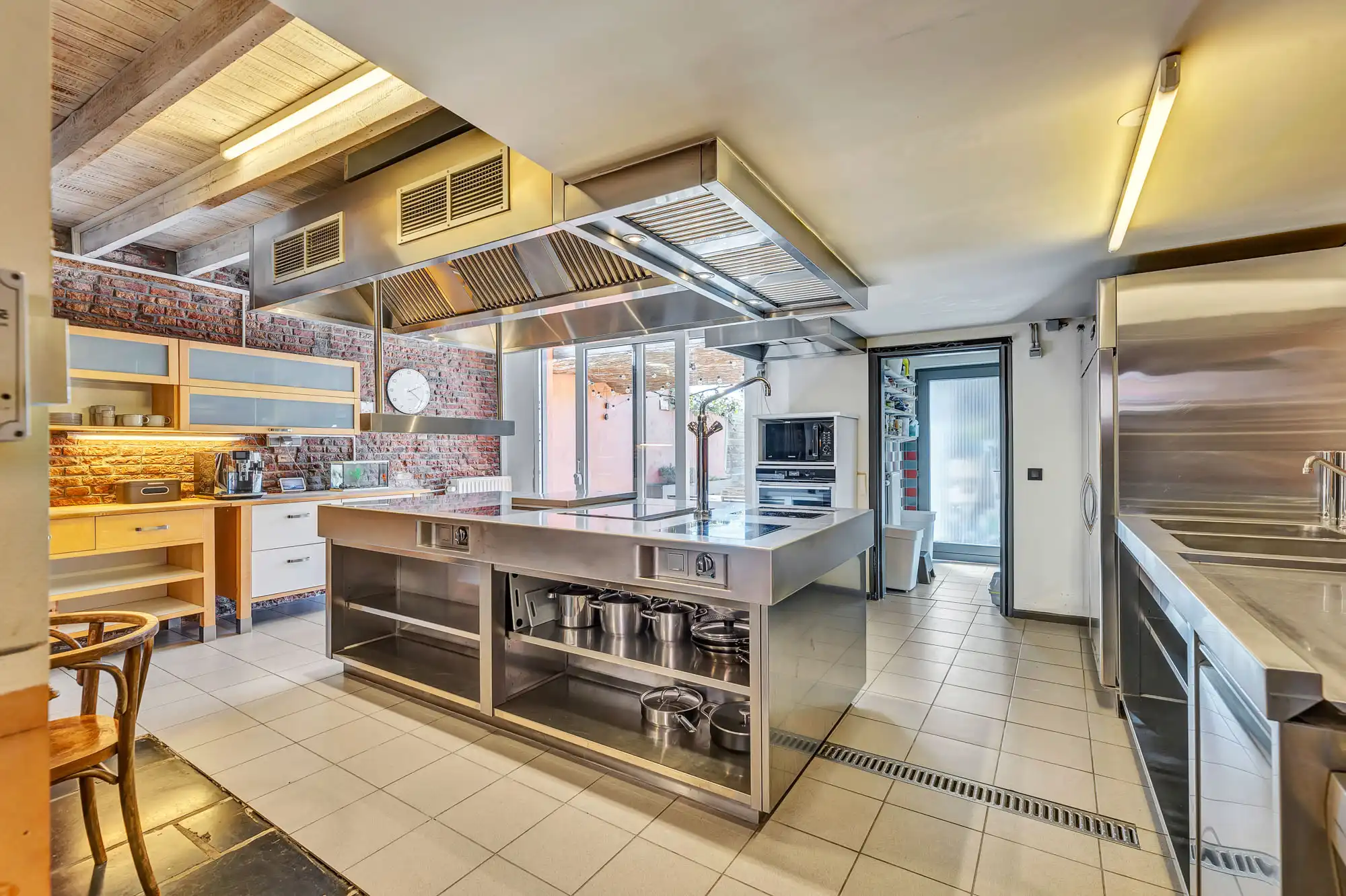 Prachtige woning met authentiek karakter foto 9