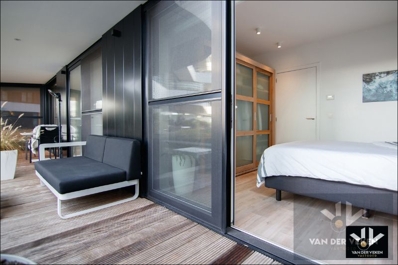 APPARTEMENT MET 2 SLAAPKAMERS “RESIDENTIE ZUIDZICHT” GELIJKVLOERS GRENZEND AAN BINNENTUIN foto 13