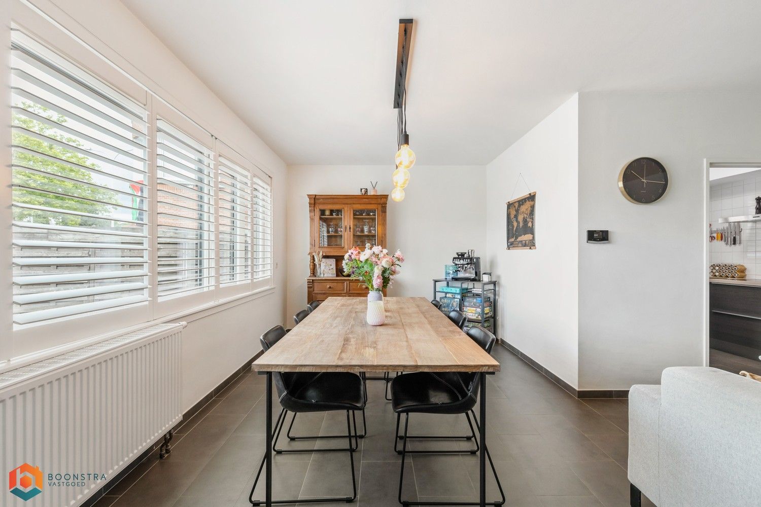 Gelijkvloers app. met 2 slpkrs, ruime tuin en garage foto 7