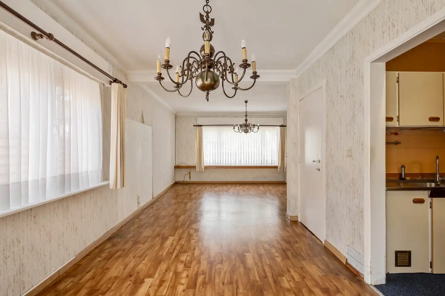 Te renoveren halfopen bebouwing op een perceel van 361 m². foto 6