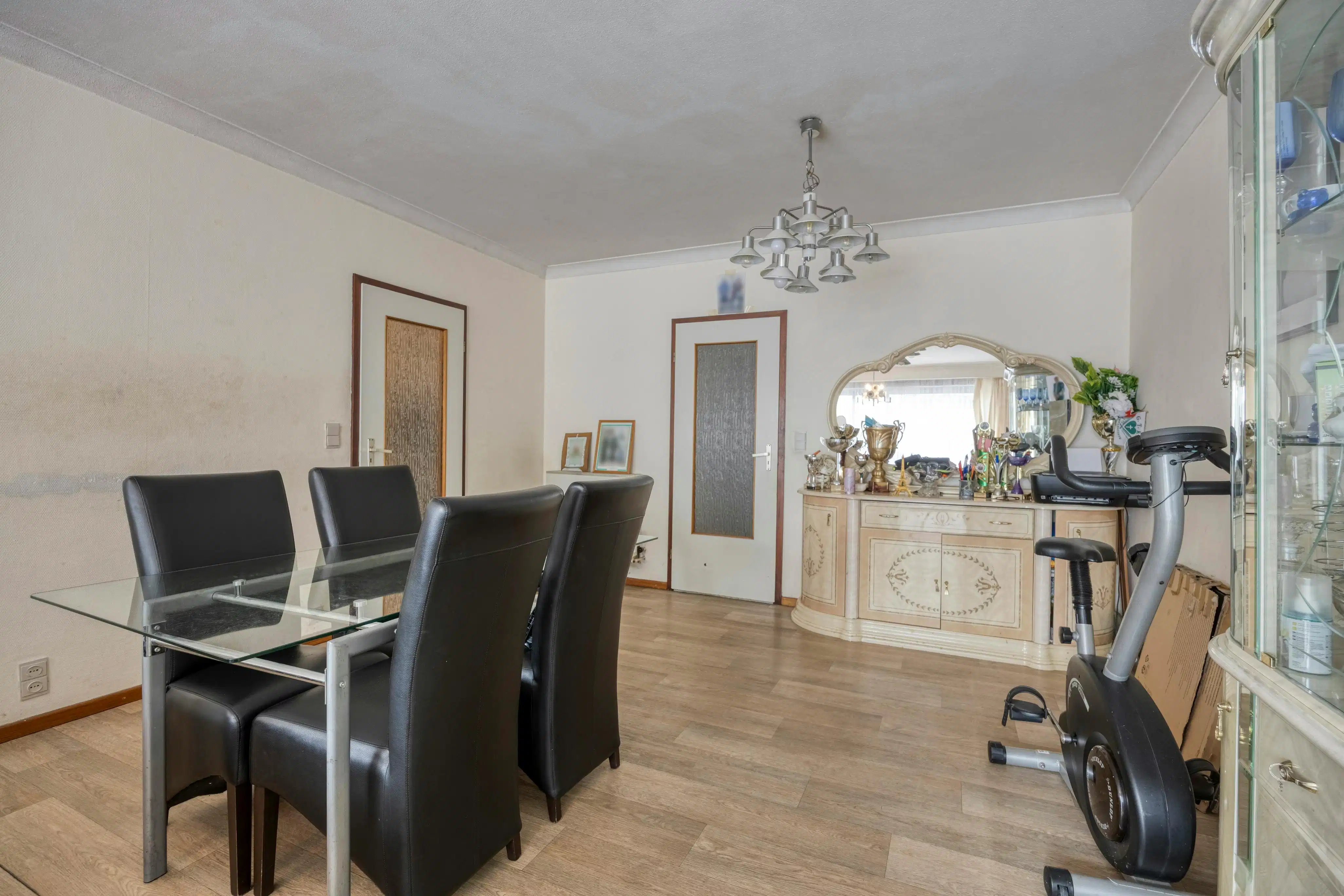 Appartement met 3 kamers en 2 terrassen te koop in Merksem foto 4