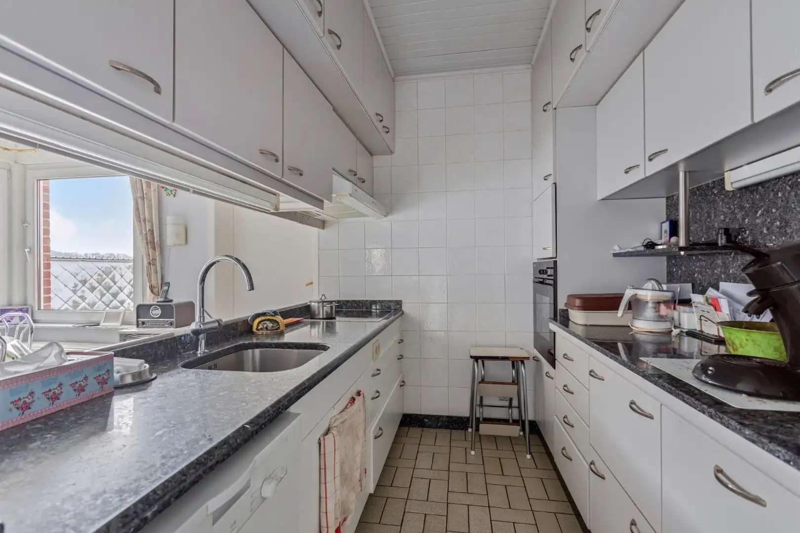 Tweewoonst met ruime werkplaats en garages te Tongeren-Sluizen foto 17