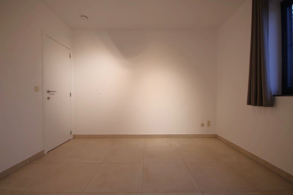 Mooi appartement met 3 slaapkamers op een aantrekkelijke locatie! foto 8