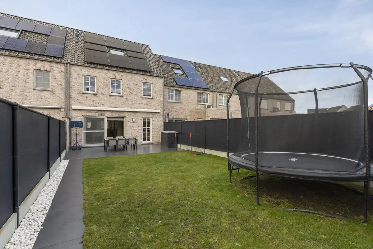 Verzorgde en rustig gelegen gezinswoning in pastorijstijl foto 25