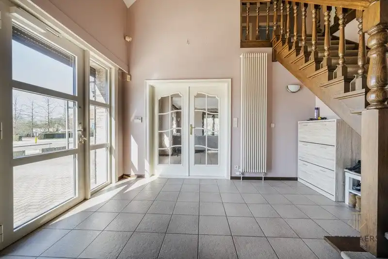 Ruime woning met tal van mogelijkheden op een strategische locatie in Sint-Truiden. foto 8