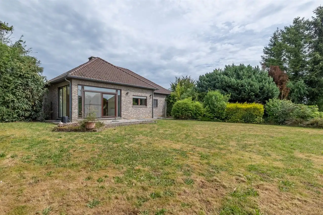 Landelijke villa op 1 hectare in Assent foto 48