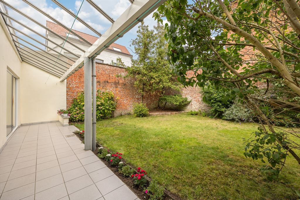 Prachtige herenwoning met ruime tuin foto 8