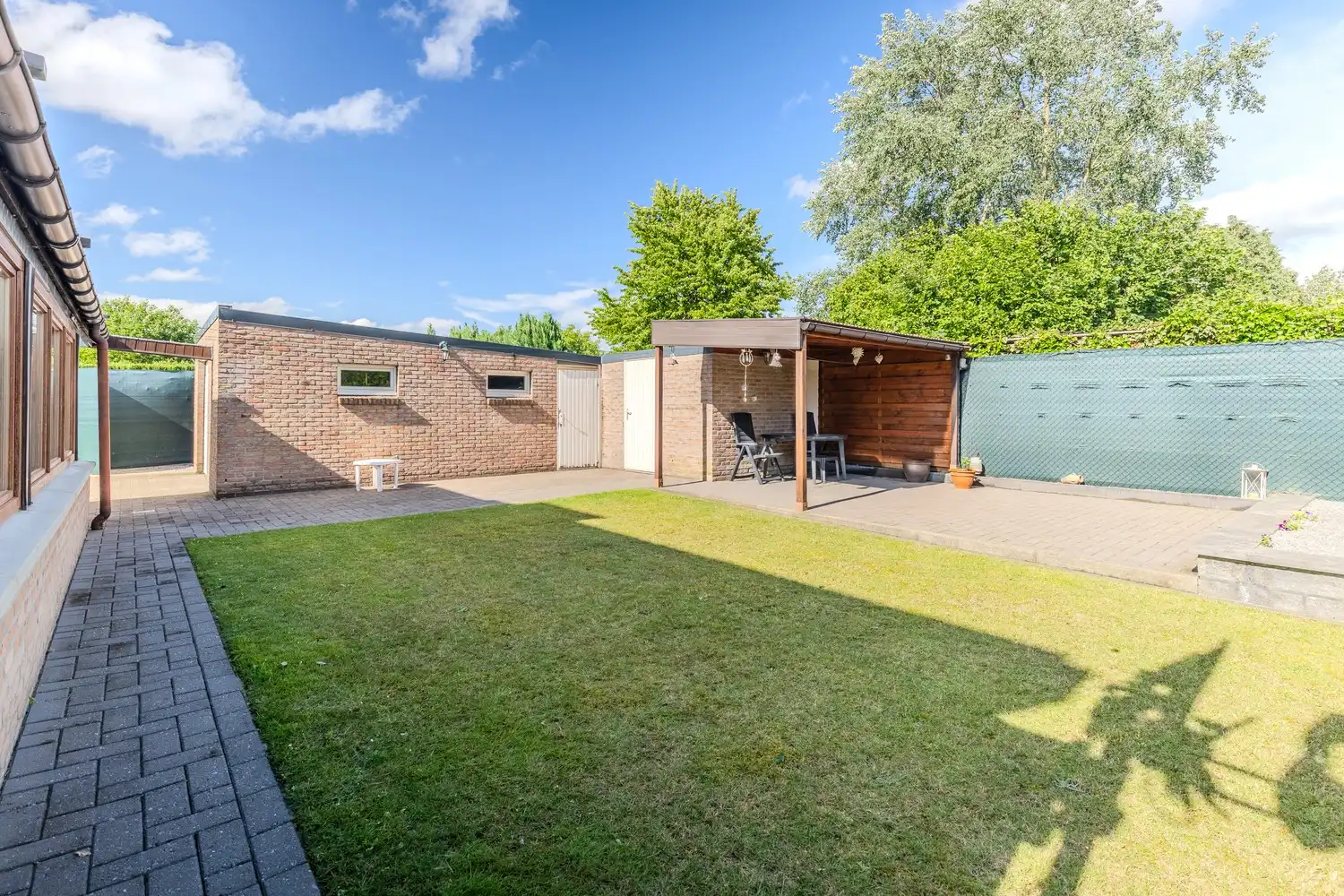 Charmante woning met drie slaapkamers, veranda en losstaande garage in Gellik (Lanaken) foto 28