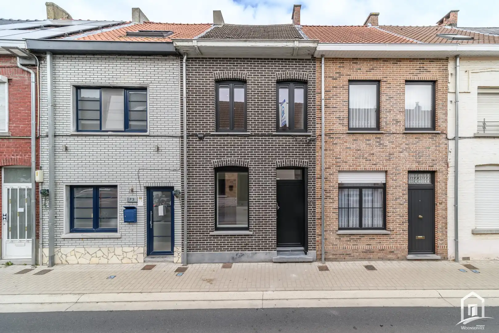 Modern, gerenoveerde gezinswoning te Ninove foto {{pictureIndex}}