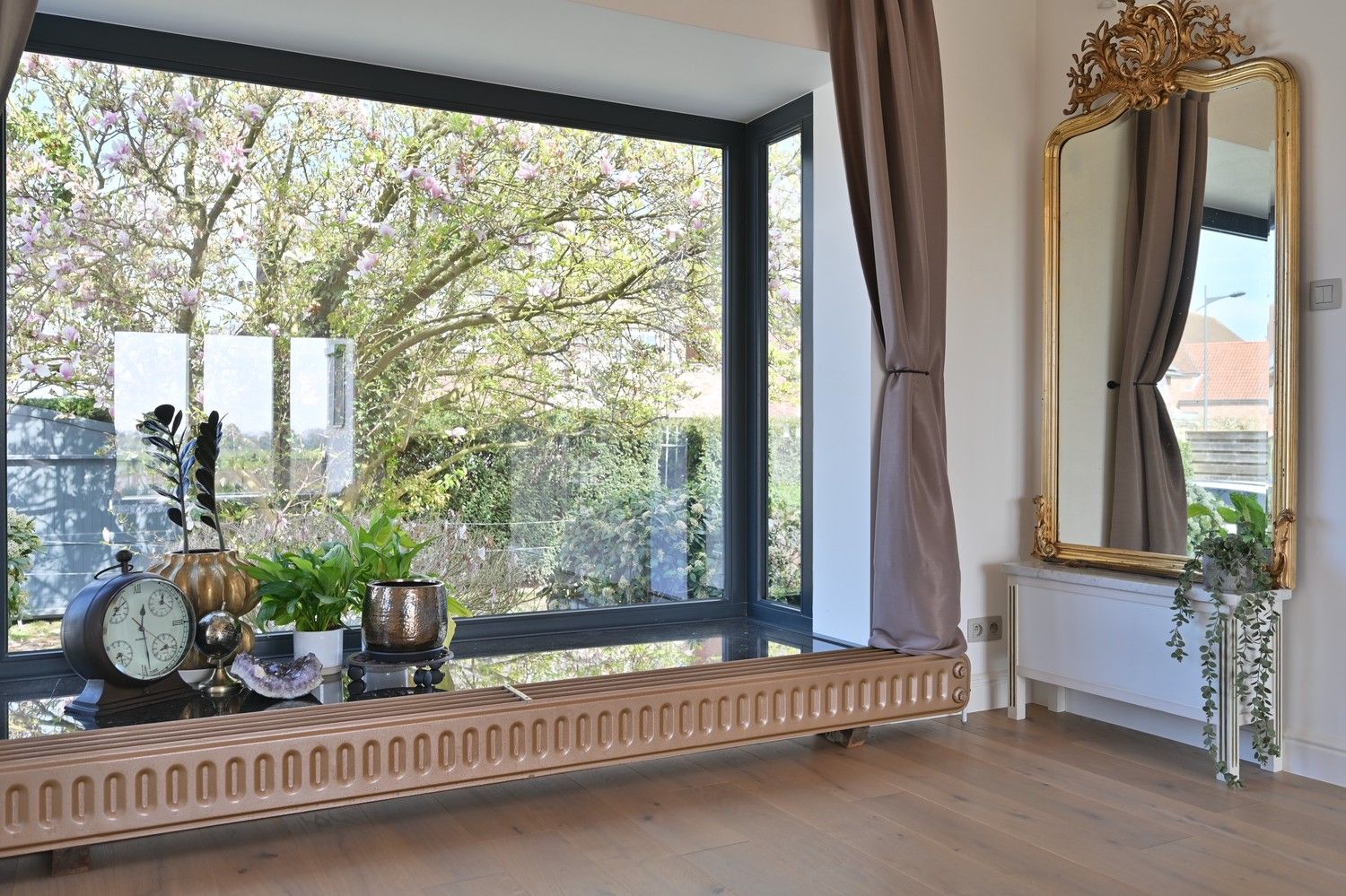 Instapklare, volledig gemoderniseerde woning met zwembad en riant bijgebouw, mooi landelijk gelegen te Maasmechelen-Leut foto 11