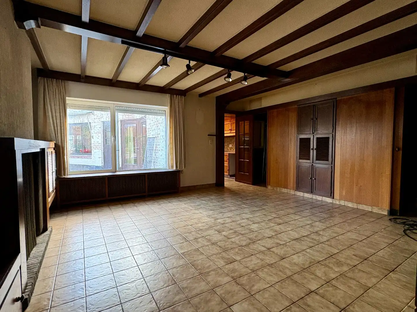 Te renoveren woning met 233m², garage, tuin en vele slaapkamers. foto 8