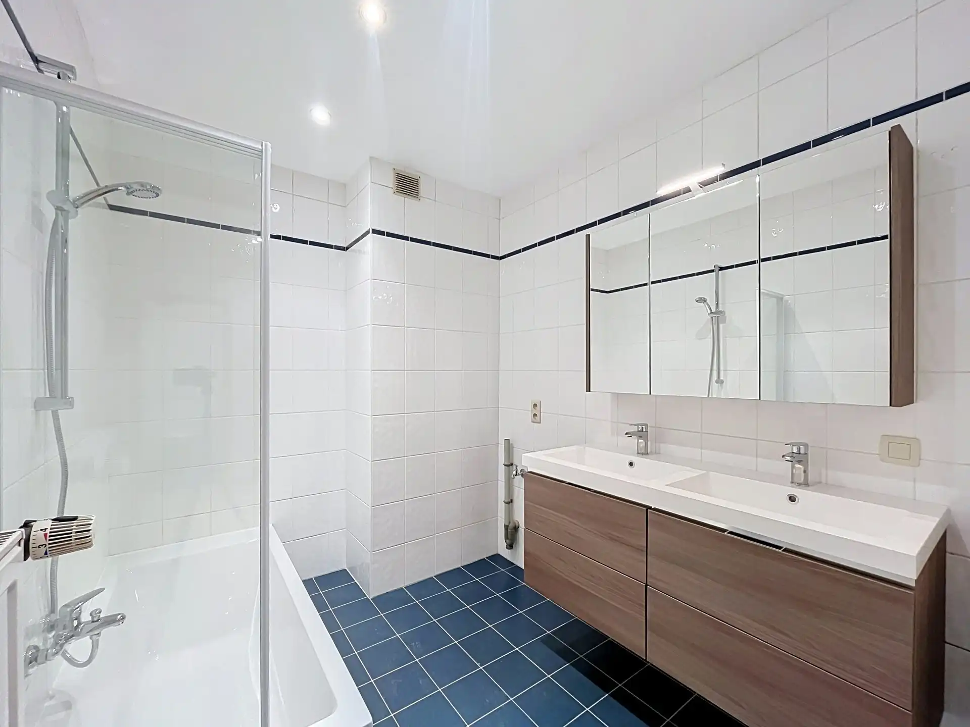 Instapklaar appartement in centrum Sint-Niklaas! foto 6