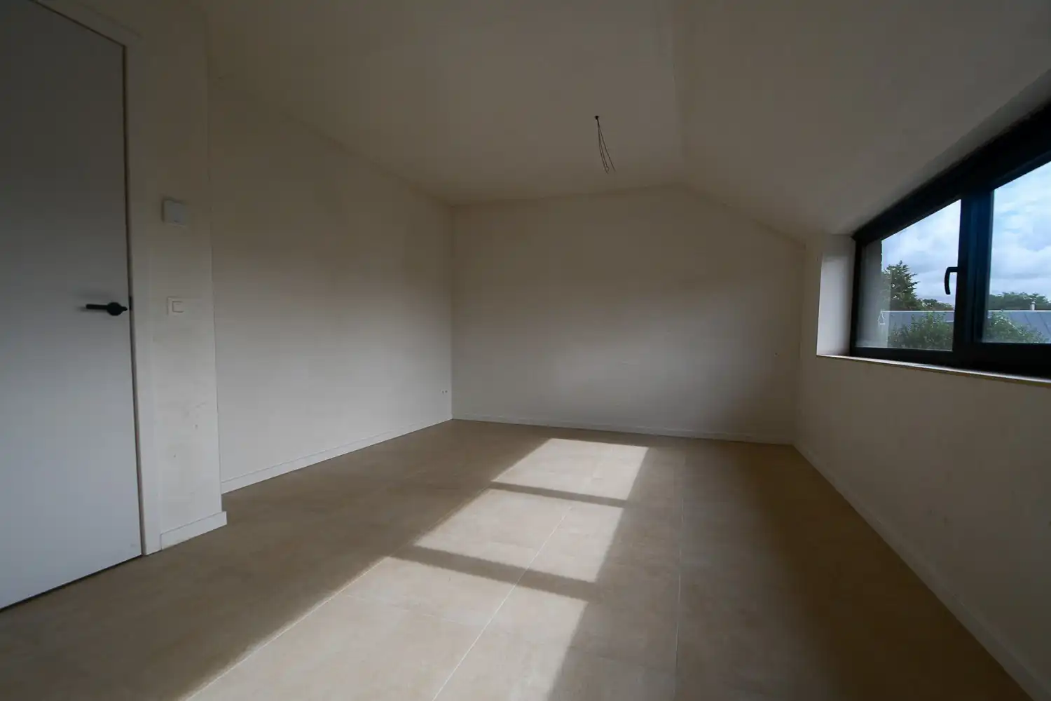 Instapklare nieuwbouwwoning met 4 slaapkamers en hoge afwerkingsgraad foto 14