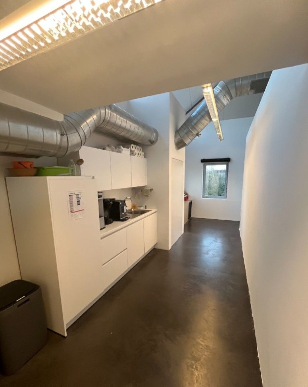 LUXE BEMEUBELDE KANTOREN MET PARKING foto 35