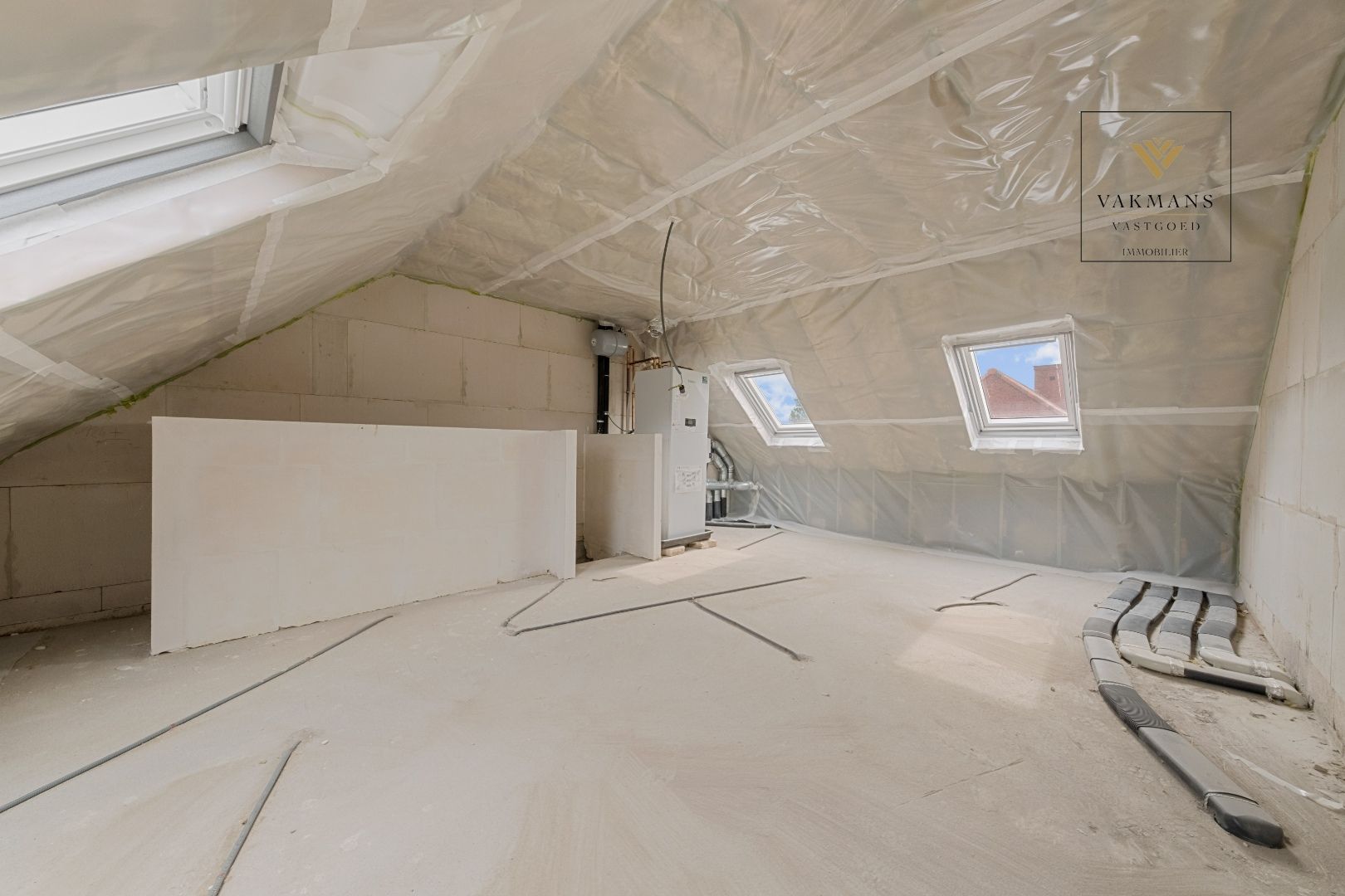 Een landelijke nieuwbouwwoning met zichten op de heuvels foto 12