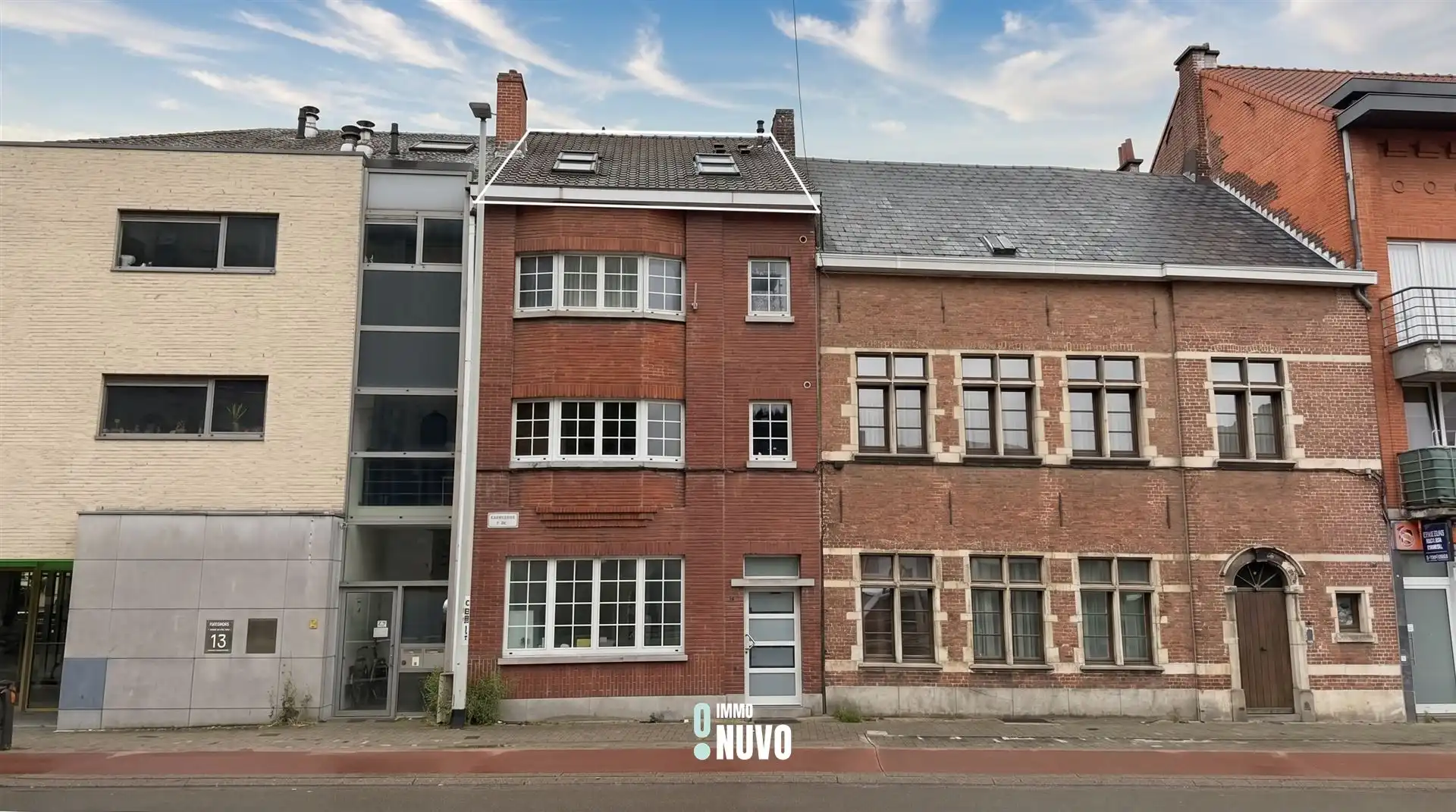 Studio met slaapkamer naast OLV - GEEN gem. kosten foto 3