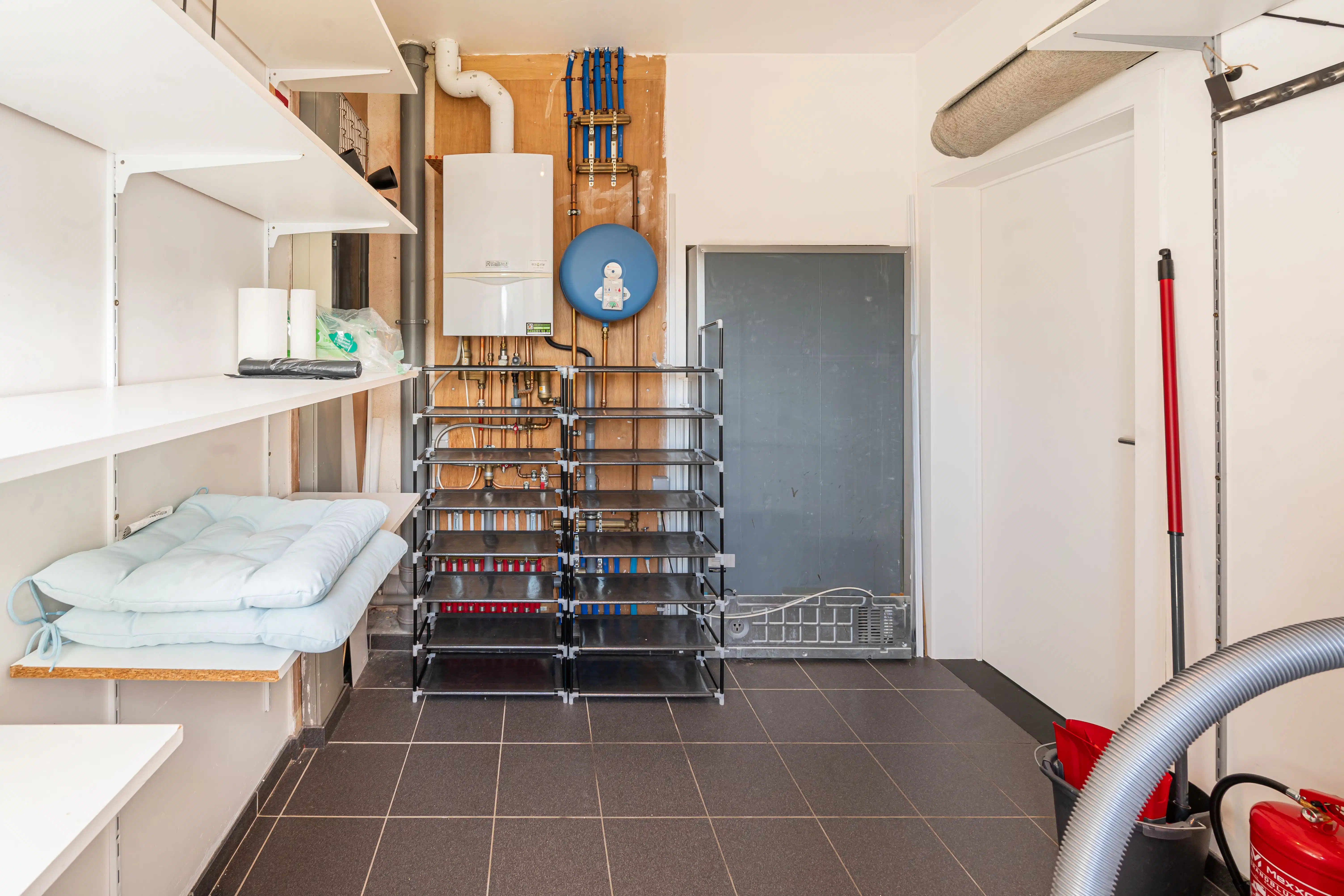 Instapklare en verrassend ruime woning in hartje Willebroek foto 20
