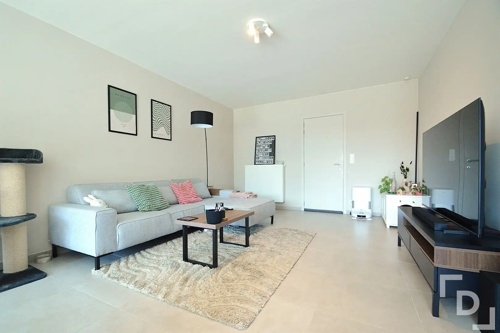Moderne woning met tuin te huur. foto 2