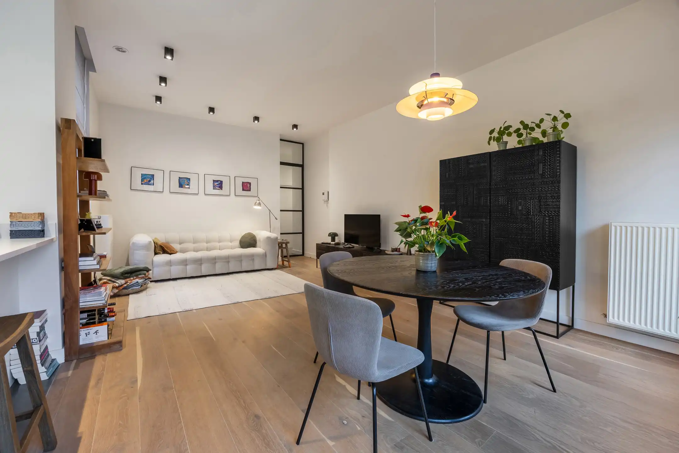 Ruim gelijkvloers appartement met gezellige tuin in Zoersel foto {{pictureIndex}}