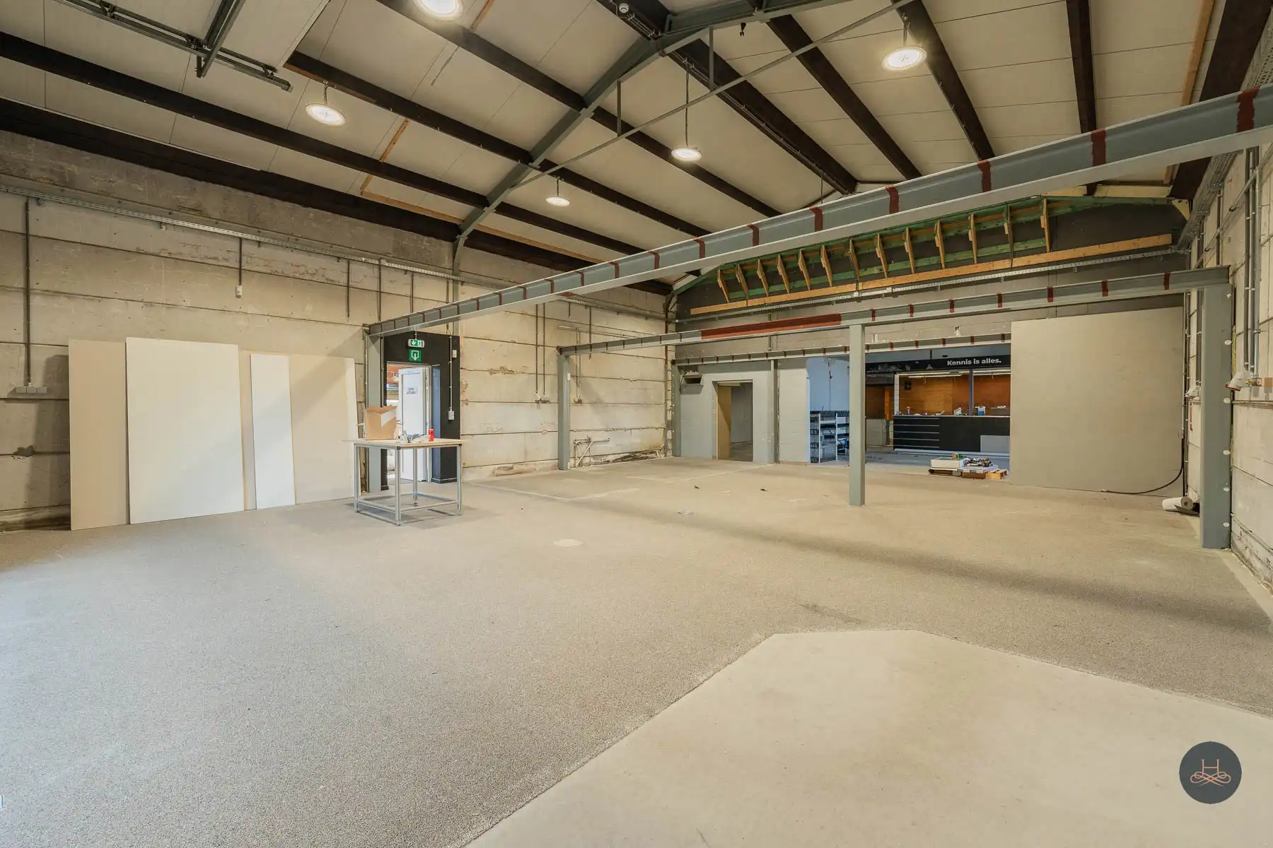 Woning met groot multifunctioneel bijgebouw in rustige straat foto 26