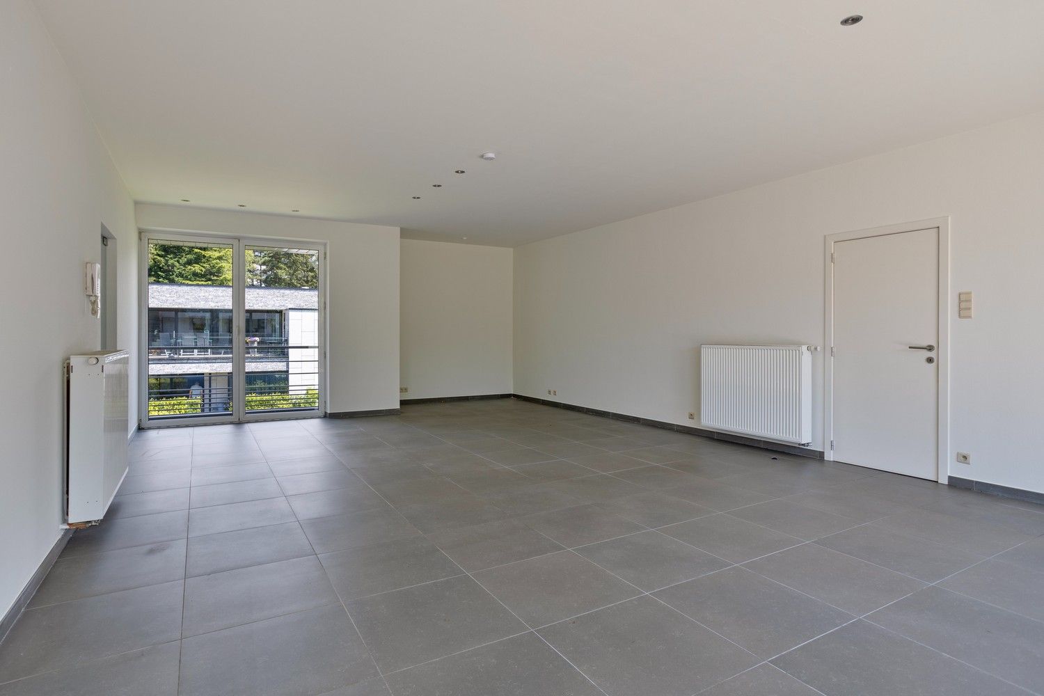 2-slp Appartement met zeer ruim terras nabij centrum Genk, Luxueus wonen in het groen! foto 10