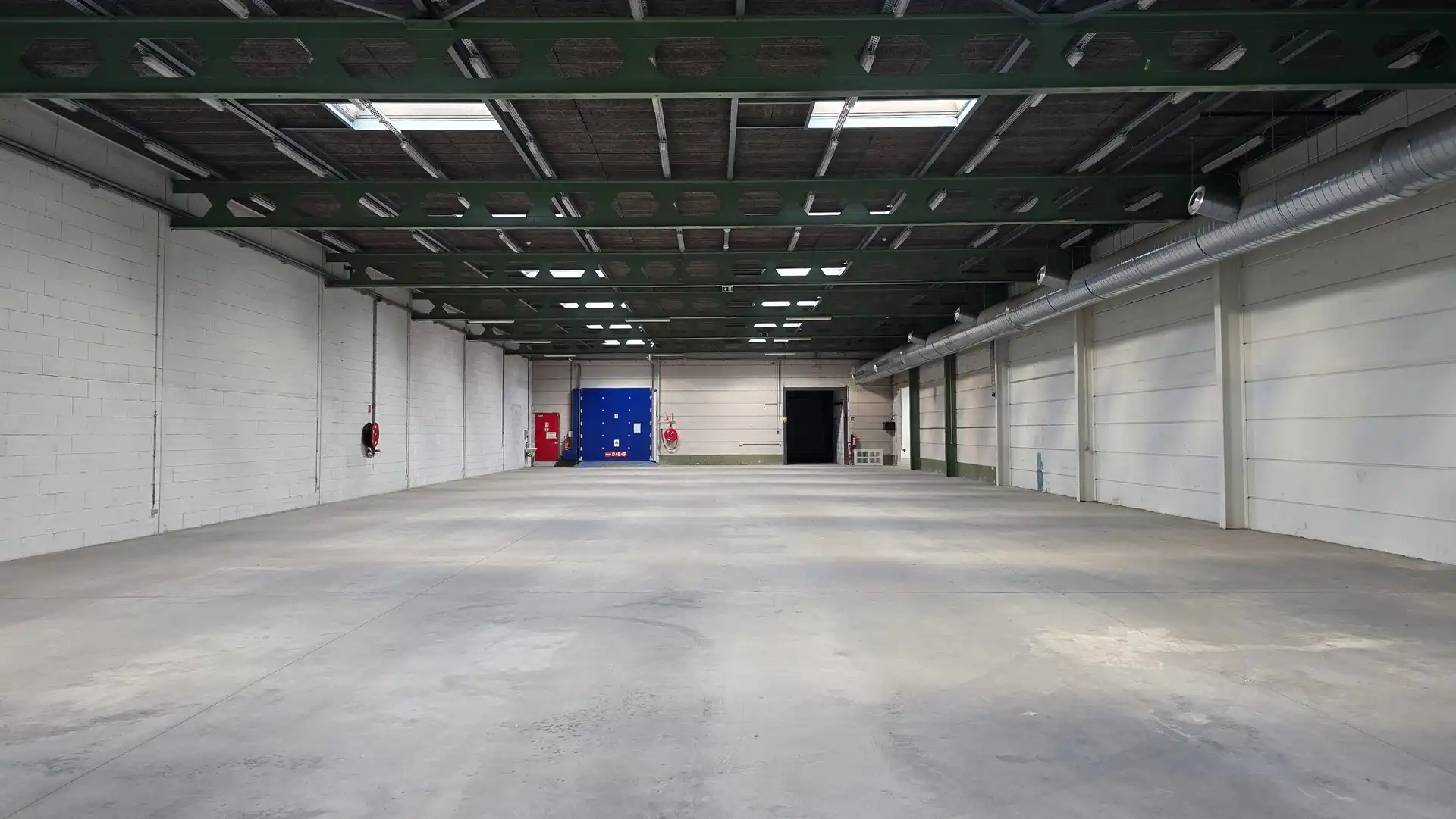 Bedrijfspand met showroom en magazijnen te huur Brusselsesteenweg, Herent foto 14
