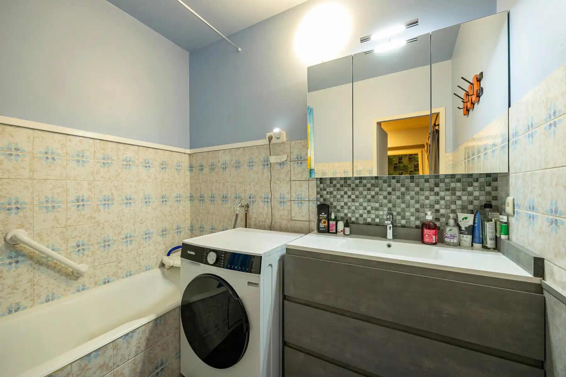 Volledig instapklaar één-slaapkamerappartement nabij het centrum van Merksem! foto 6