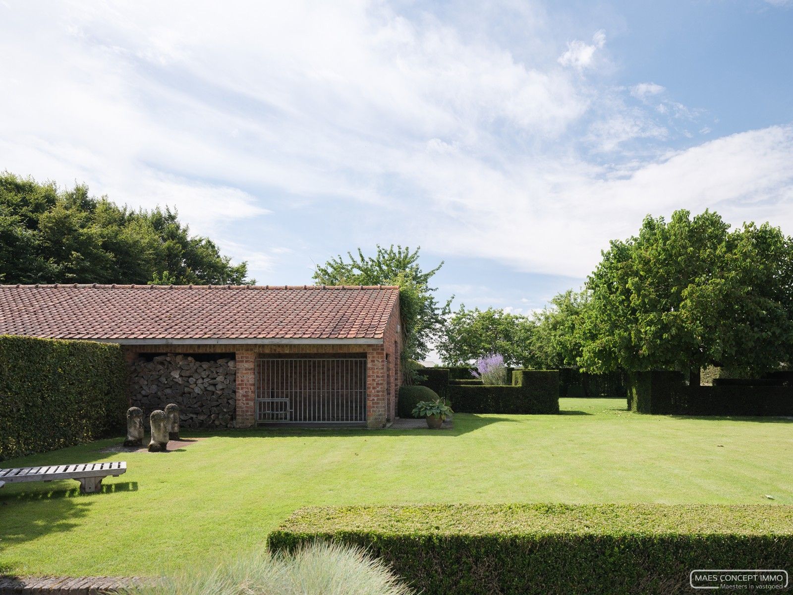 Te koop handelszaak met atelier, weide en villa te Lendelede foto 6