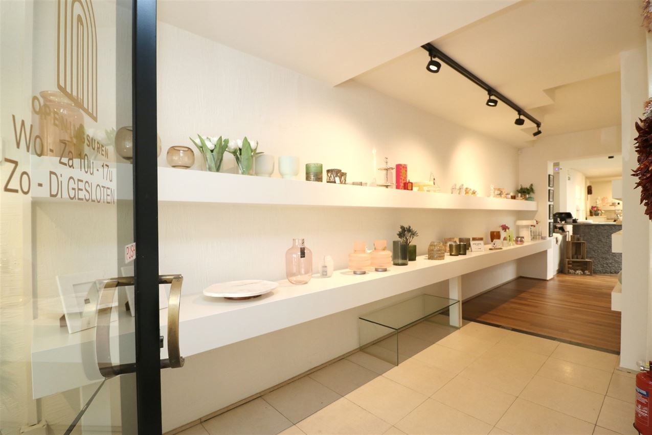 Centraal gelegen handelszaak met hoog zichtbaarheidsgehalte foto 4