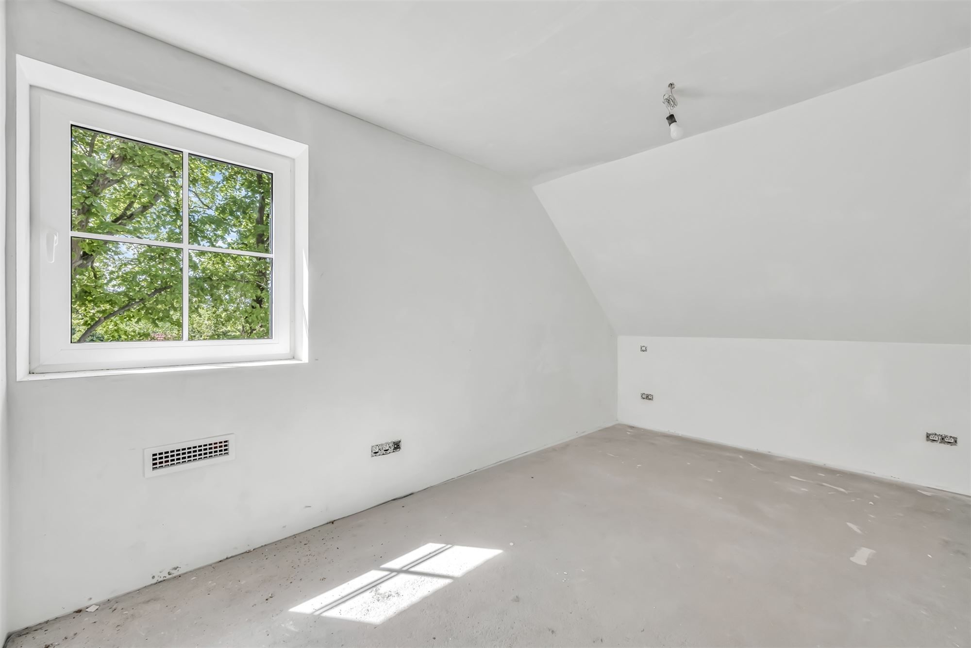 NIEUWBOUW DUPLEXAPPARTEMENT (165M²) MET 2 SLAAPKAMERS EN RUIM TERRAS NABIJ BERINGEN CENTRUM foto 12